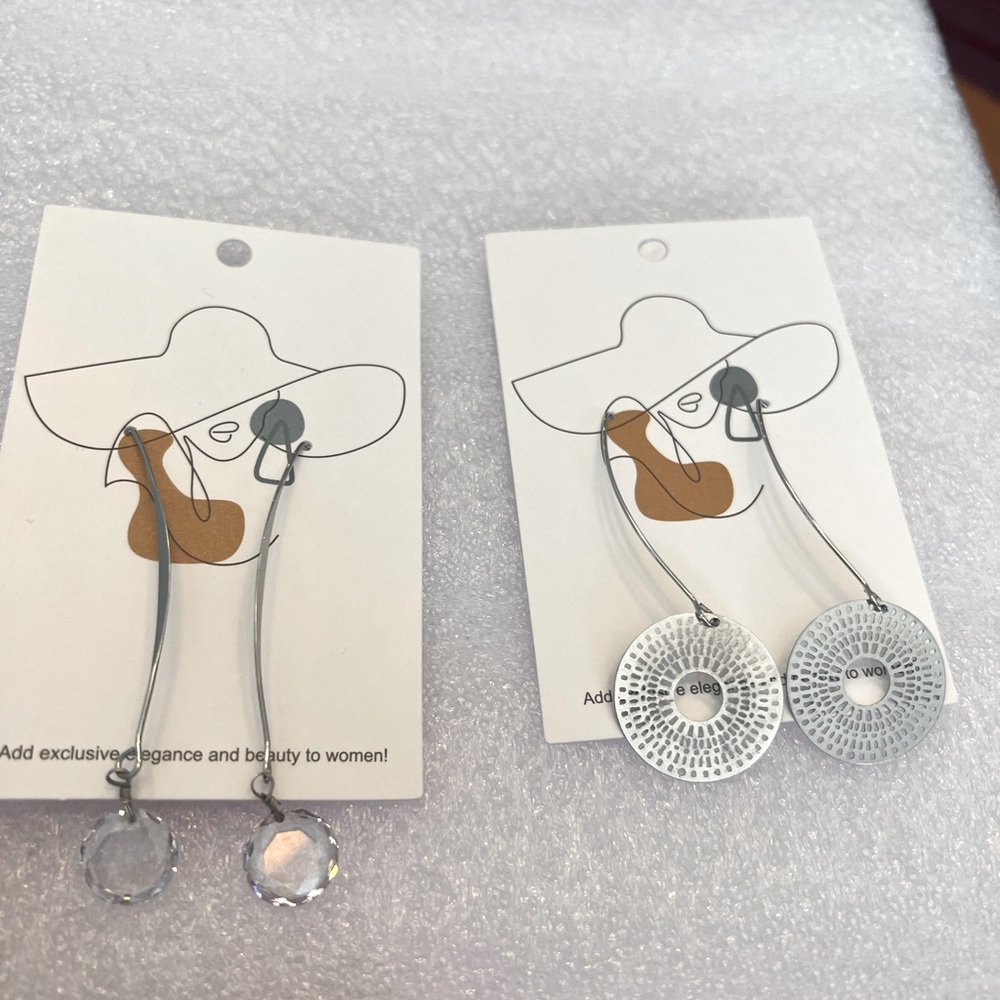 Earrings… very good condition costume !